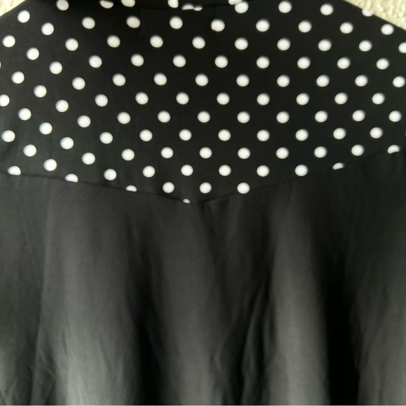 DIANA BELLE short sleeve top black and white polka dots with tie on the side - Picture 4 of 6